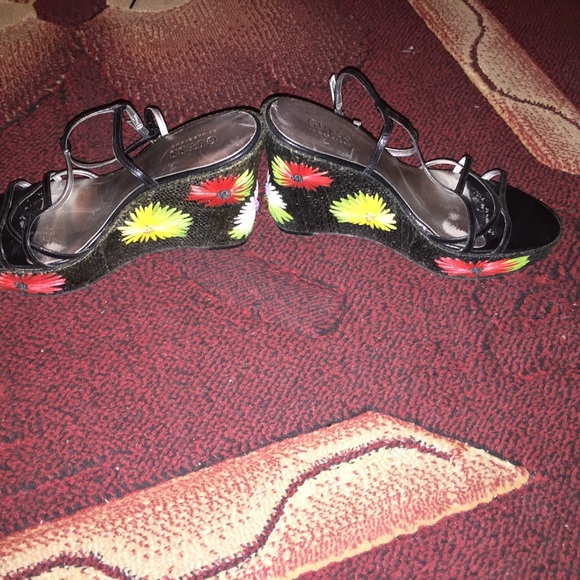 Sandals - Picture 6 of 8